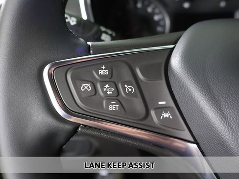 Used 2024 Chevrolet Equinox LT image 3