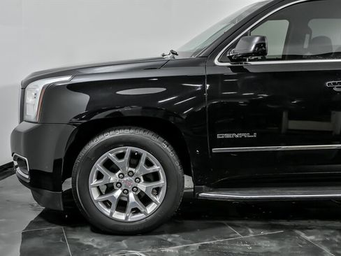 Used 2020 GMC Yukon Denali image 6