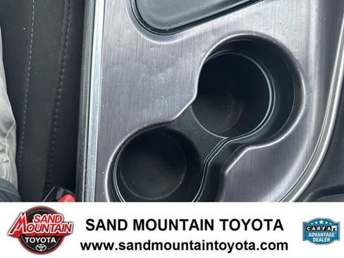 Used 2018 Dodge Challenger SXT image 17