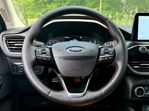 Certified 2022 Ford Escape SEL w/ SEL Stealth AWD Package image 39