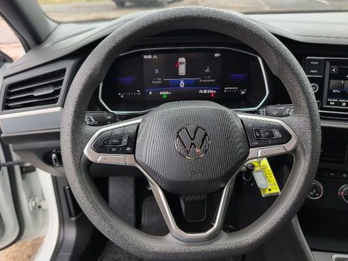 Used 2022 Volkswagen Jetta Sport image 16