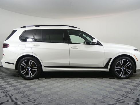 Used 2024 BMW X7 xDrive40i w/ M Sport Package AWD/4WD image 2