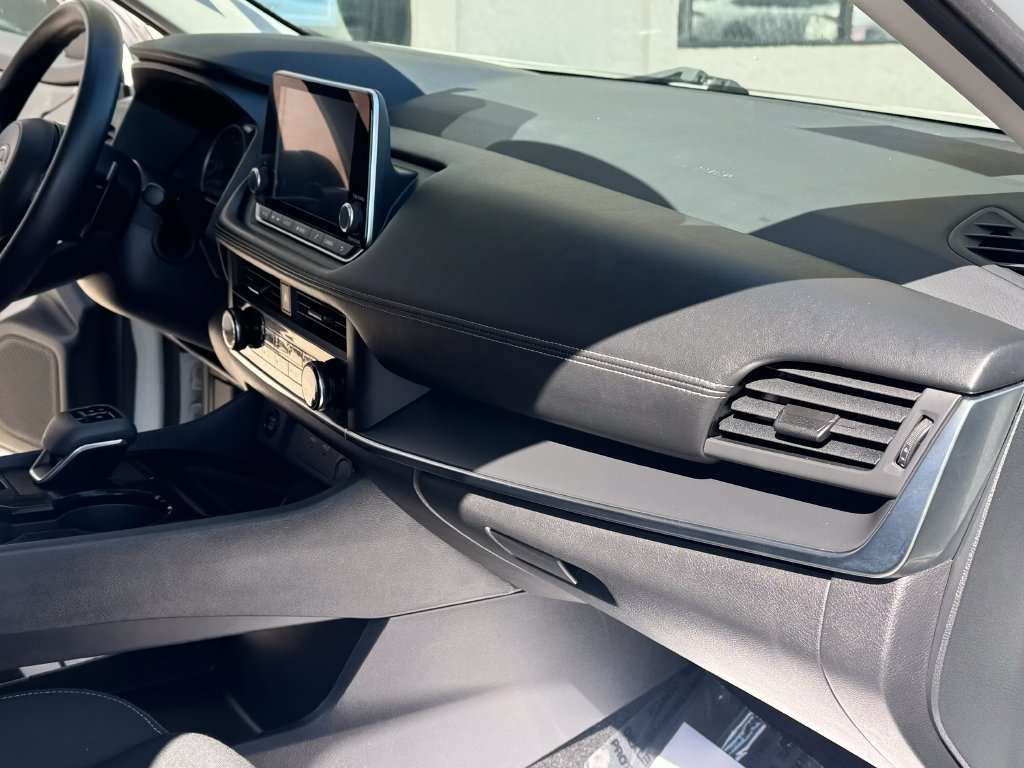 Used 2024 Nissan Rogue S AWD/4WD image 22
