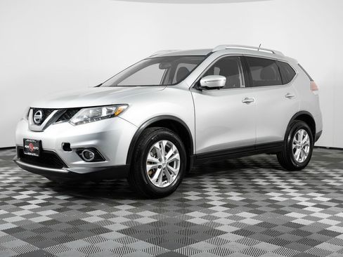 Used 2015 Nissan Rogue SV w/ SV Premium Package image 1