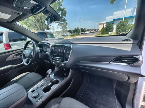 Used 2023 Chevrolet Traverse LT FWD image 28