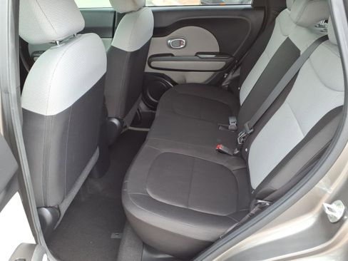 Used 2016 Kia Soul FWD image 17