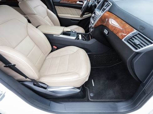 Used 2013 Mercedes-Benz GL 550 4MATIC image 54