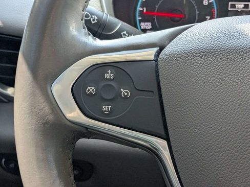 Used 2020 Chevrolet Traverse LT FWD image 20