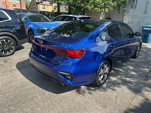 Used 2019 Kia Forte LXS FWD image 4