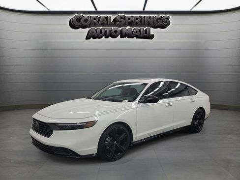 Used 2024 Honda Accord Sport image 3