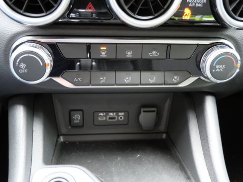 New 2025 Nissan Sentra SV image 12