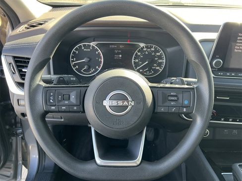 Certified 2023 Nissan Rogue SV image 7