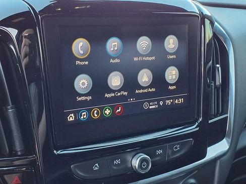 Used 2023 Chevrolet Traverse LT FWD image 12