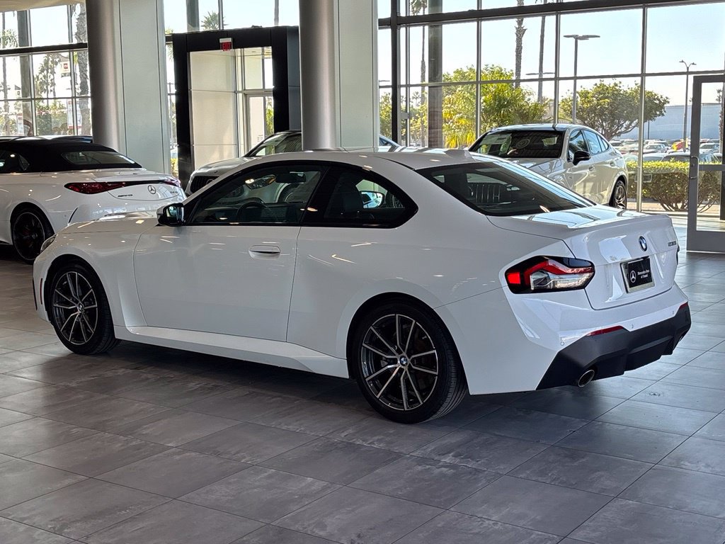 Used 2023 BMW 230i Coupe w/ Convenience Package RWD image 7