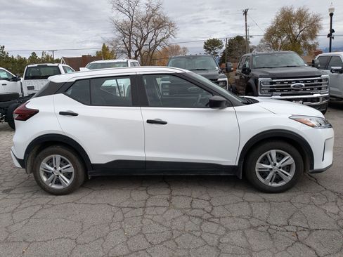 Used 2023 Nissan Kicks S image 2