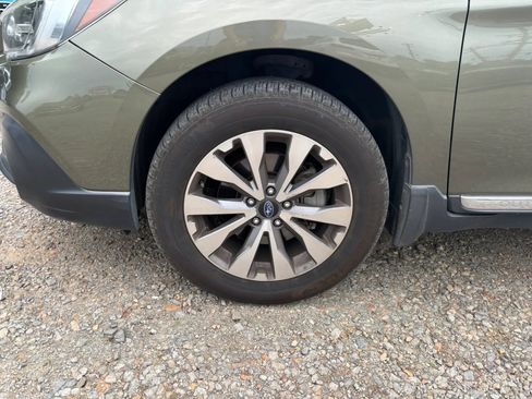 Used 2019 Subaru Outback 2.5i Touring AWD/4WD image 9