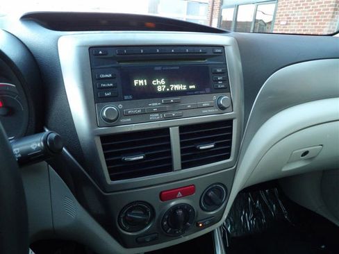 Used 2010 Subaru Impreza 2.5i Premium image 32