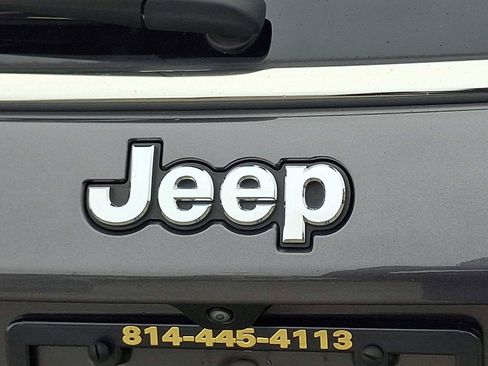 Used 2022 Jeep Compass Limited image 29