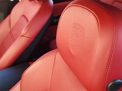 Used 2023 Porsche Cayenne image 15