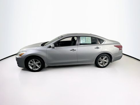 Used 2013 Nissan Altima 2.5 SL w/ Technology Pkg image 8