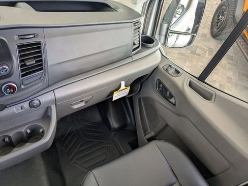 New 2025 Ford Transit 250 148 Medium Roof w/ Load Area Protection Package image 15