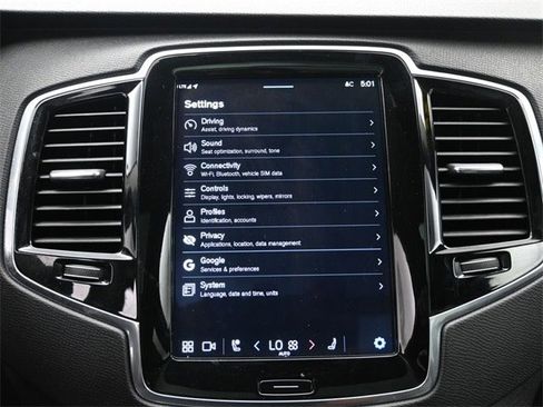 Used 2023 Volvo XC90 B6 Plus w/ Protection Package Premier image 11