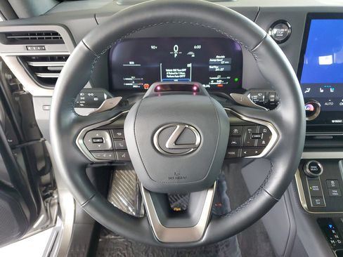 Used 2024 Lexus GX 550 w/ Cold Area Package AWD/4WD image 22