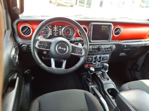 Used 2018 Jeep Wrangler Unlimited Rubicon AWD/4WD image 5