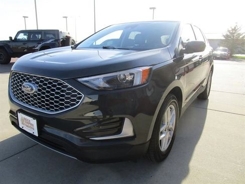 Used 2023 Ford Edge SEL AWD/4WD image 5