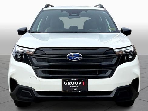 Used 2025 Subaru Forester image 3