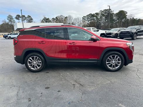Used 2023 GMC Terrain SLT w/ Tech Package image 5