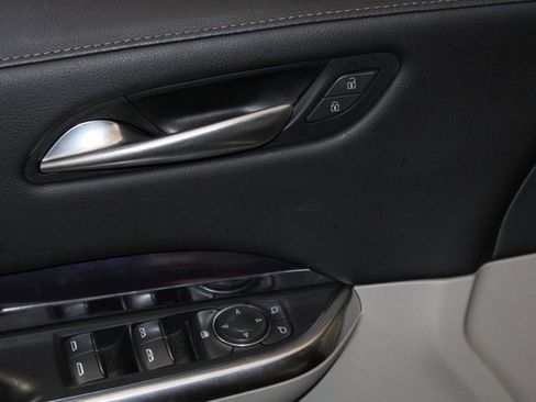 Certified 2022 Cadillac XT4 Luxury w/ Cold Weather Package image 17