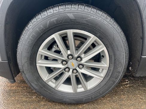 Used 2023 Chevrolet Traverse LT image 10