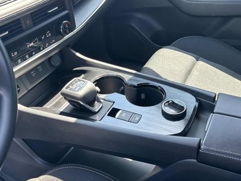 Certified 2024 Nissan Rogue SV AWD/4WD image 29