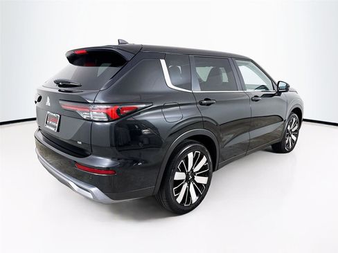 New 2025 Mitsubishi Outlander SE image 7