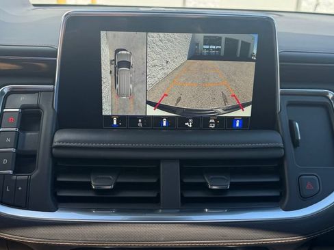 Used 2024 GMC Yukon XL AT4 w/ Technology Package AWD/4WD image 29