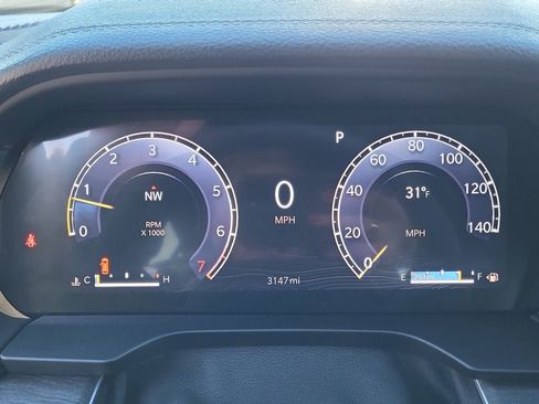 Used 2025 Jeep Grand Cherokee Limited w/ Luxury Tech Group II image 19