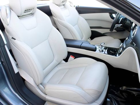 Used 2018 Mercedes-Benz SL 550 image 19