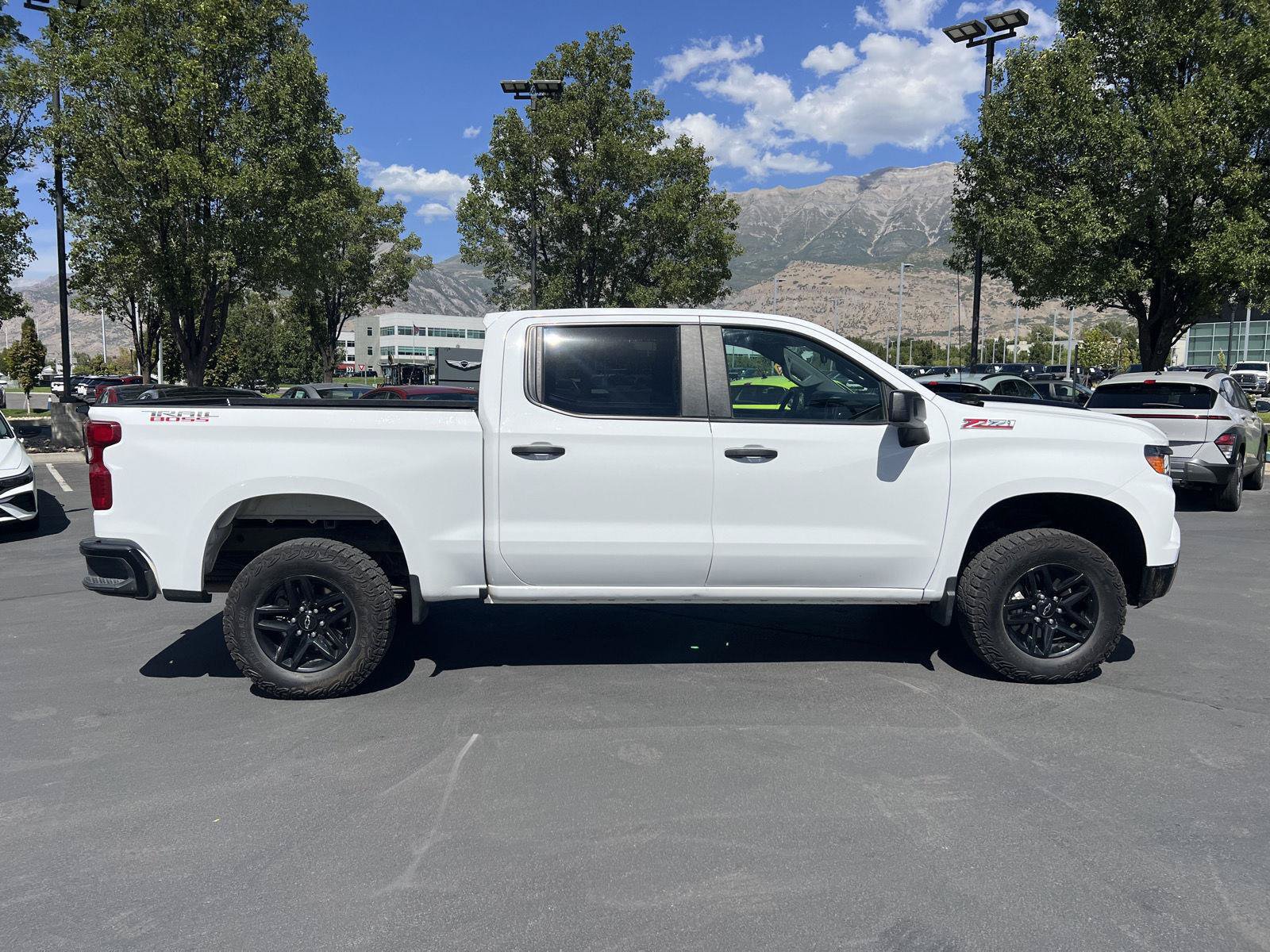 Used 2025 Chevrolet Silverado 1500 Custom Trail Boss AWD/4WD image 16