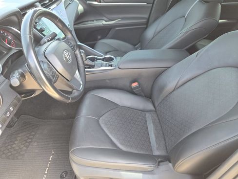 Used 2019 Toyota Camry XSE FWD image 8