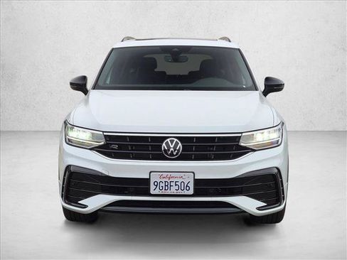 Used 2023 Volkswagen Tiguan SE R-Line FWD image 3