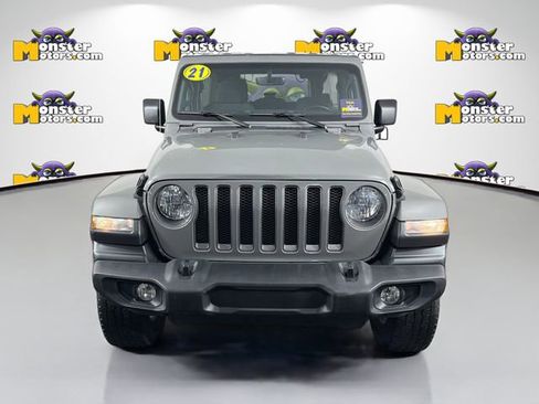 Used 2021 Jeep Wrangler Unlimited Sahara w/ Uconnect 4C Nav & Sound Group image 2