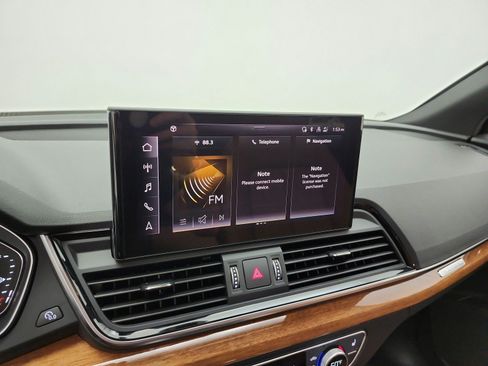 Used 2023 Audi Q5 2.0T Premium w/ Convenience Package AWD/4WD image 14