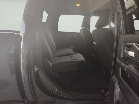 Used 2025 RAM 2500 Big Horn AWD/4WD image 20