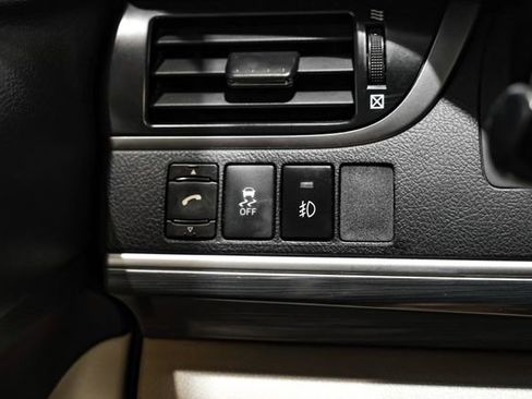 Used 2012 Toyota Camry LE FWD image 24