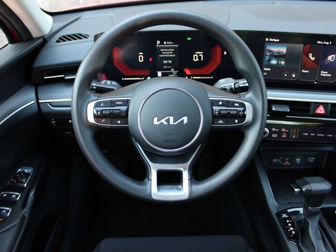 Used 2025 Kia K5 LXS FWD image 16