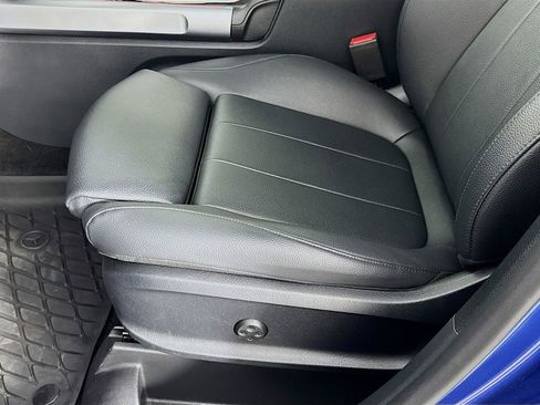 Used 2024 Mercedes-Benz GLB 250 4MATIC image 22