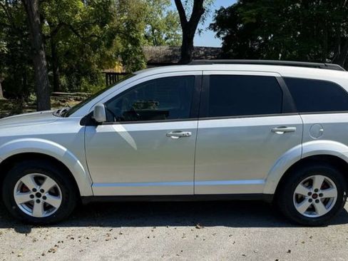 Used 2012 Dodge Journey SXT w/ Flexible Seating Group FWD image 10