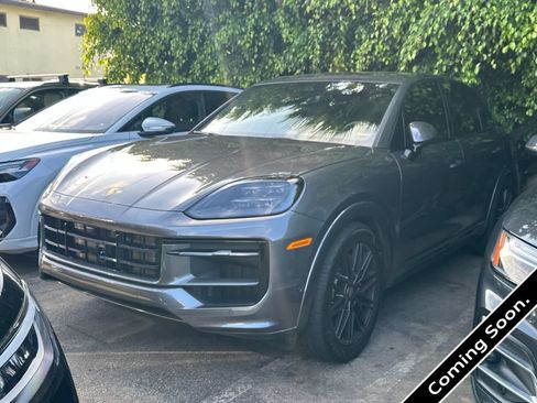 Used 2025 Porsche Cayenne GTS AWD/4WD image 1
