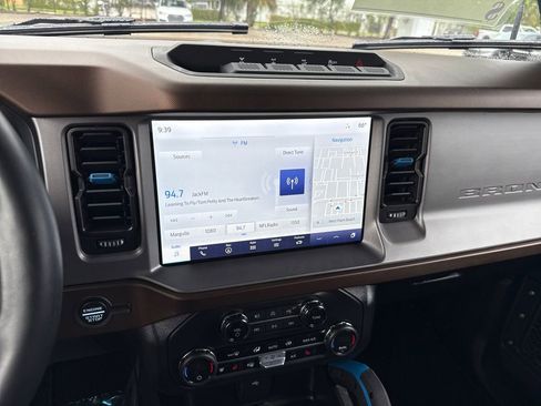 Used 2023 Ford Bronco Outer Banks w/ Sasquatch Package image 18